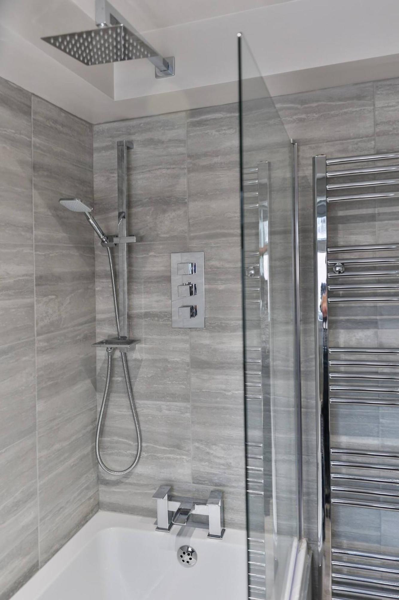 Newly Renovated 3 Bed 2 Bath Apartment & Parking Шефилд Екстериор снимка